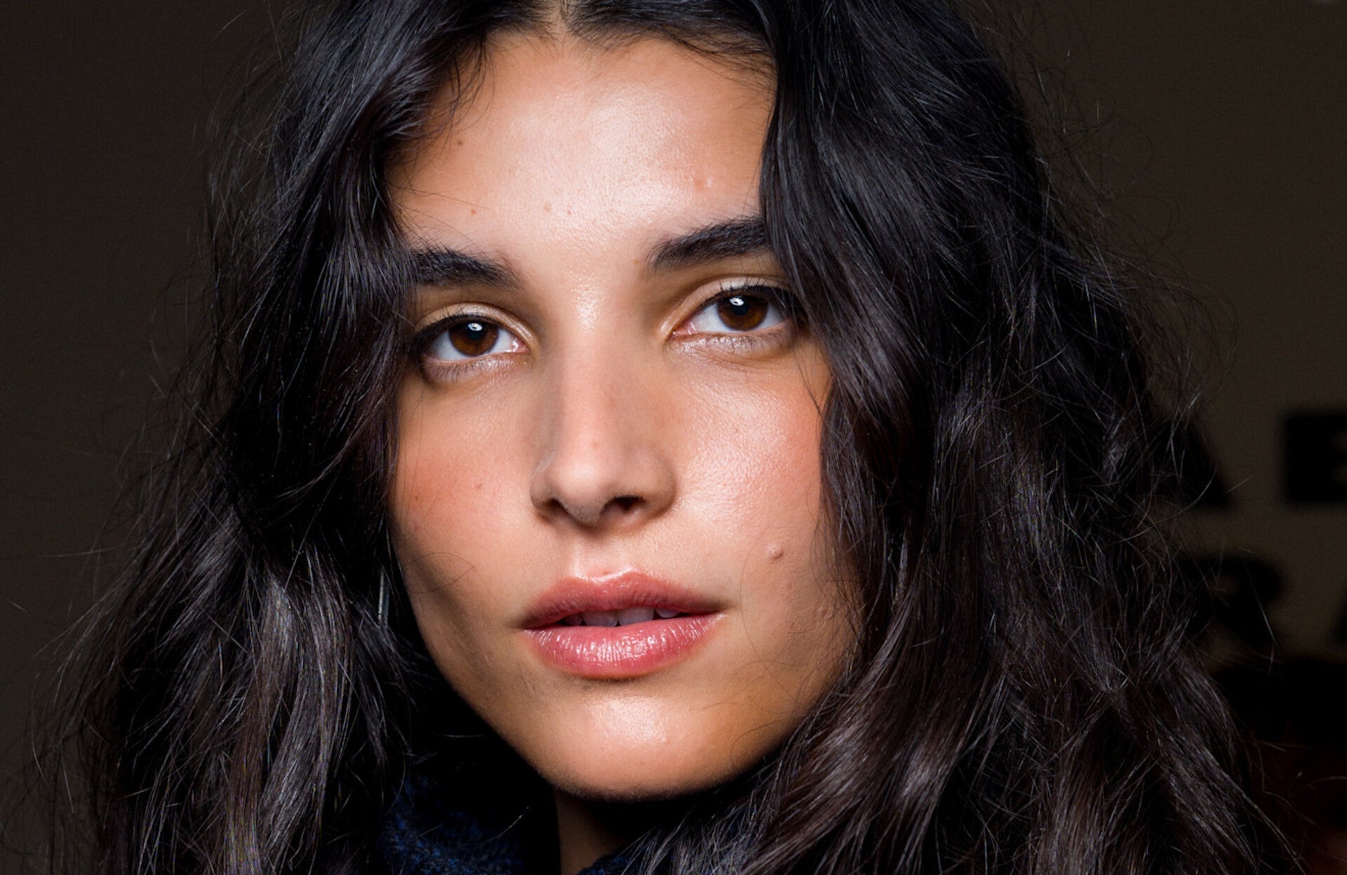 Huile de curcuma sur le visage : bienfaits réels, dangers et alternatives Imagen