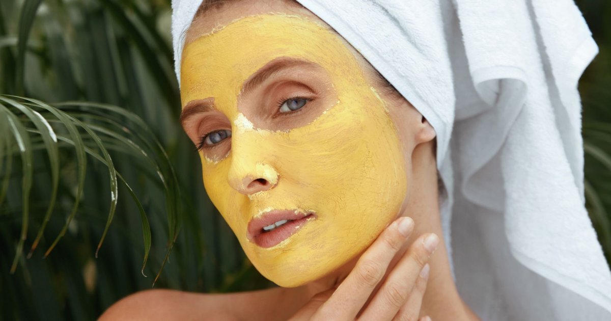 Curcuma visage danger : risques réels et précautions à connaître