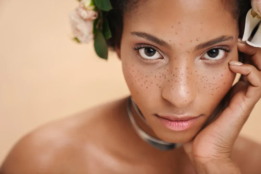 Anti-imperfections : faut-il choisir des actifs naturels ou synthétiques Imagen